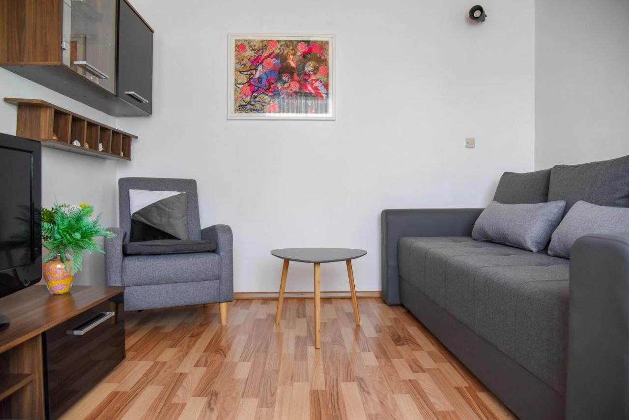 Bugenvilija Apartment *