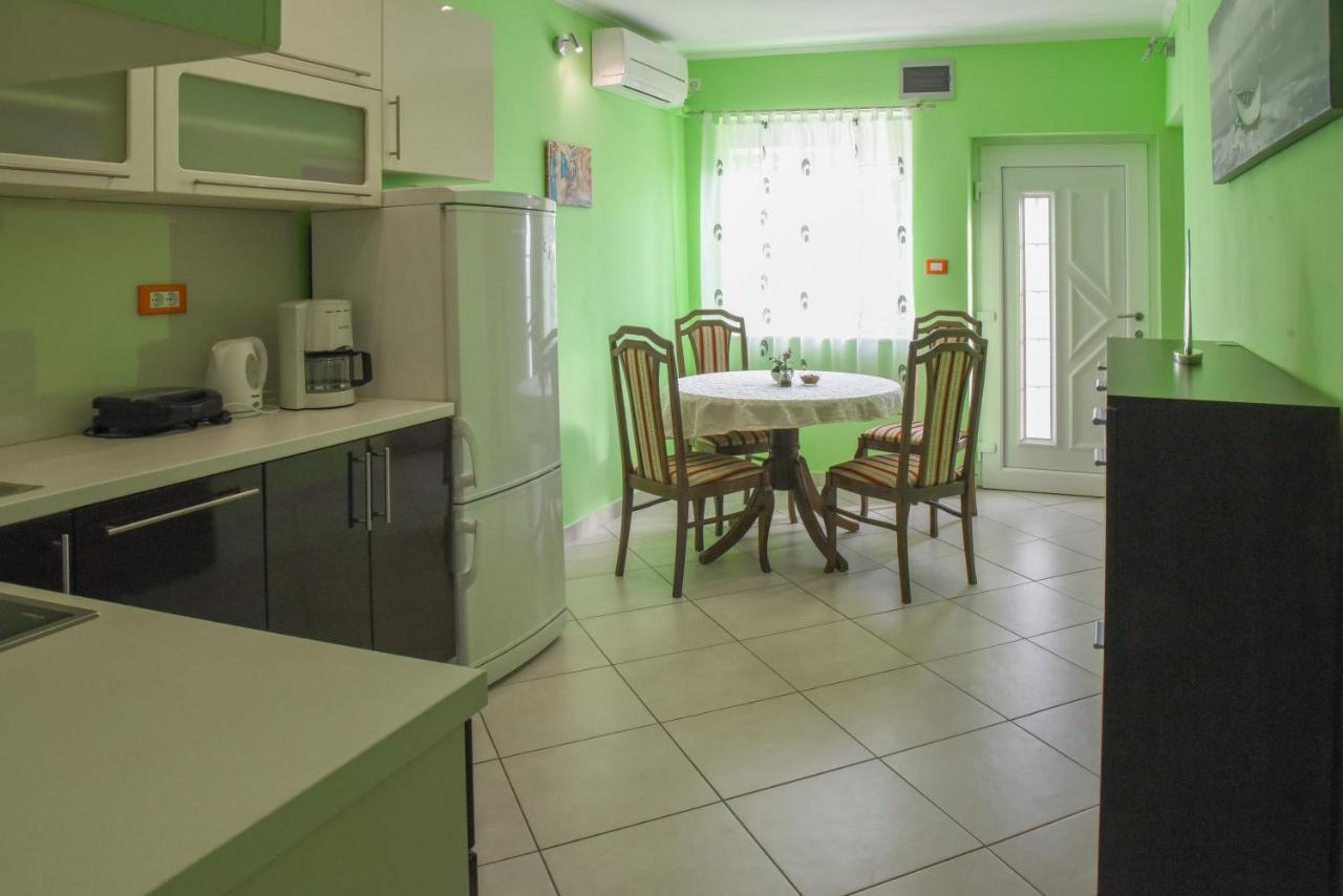 Bugenvilija Apartment *